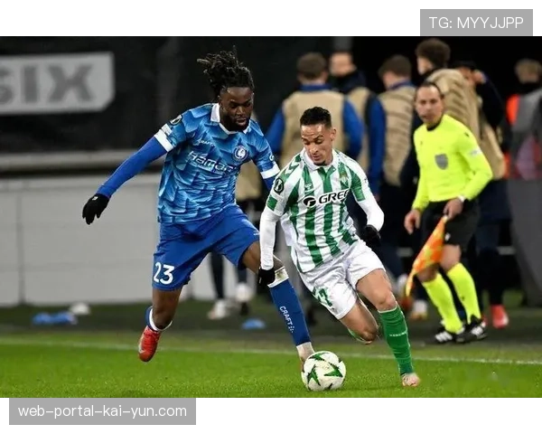 安东尼在贝蒂斯完成战术转型 右路自由人角色激活12球3助表现