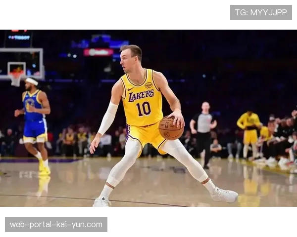 拉拉维亚肯纳德替补火力输出 湖人三分命中率47.2%创赛季新高